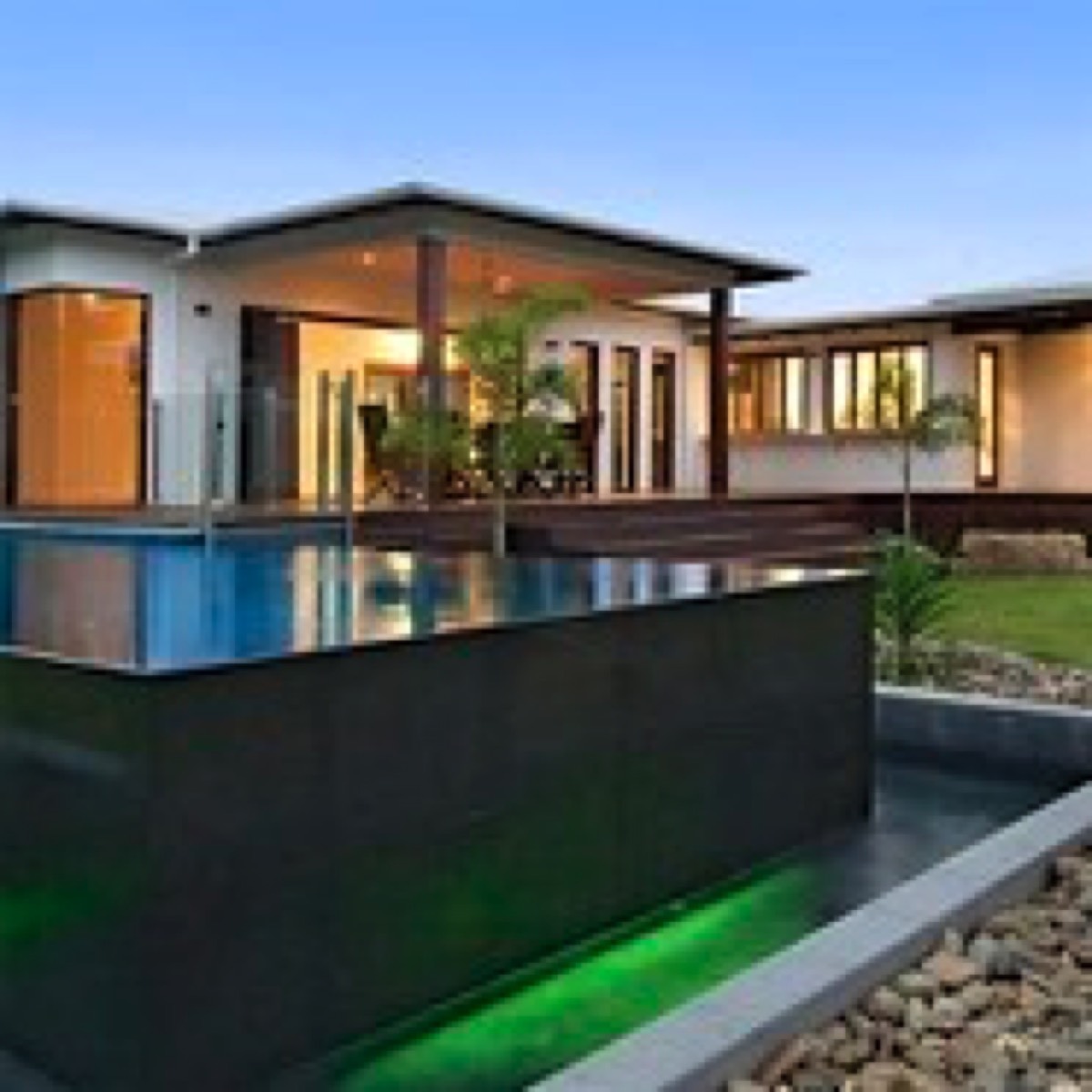 Wetedge pool, resort home, Noosa hinterland, Asian house